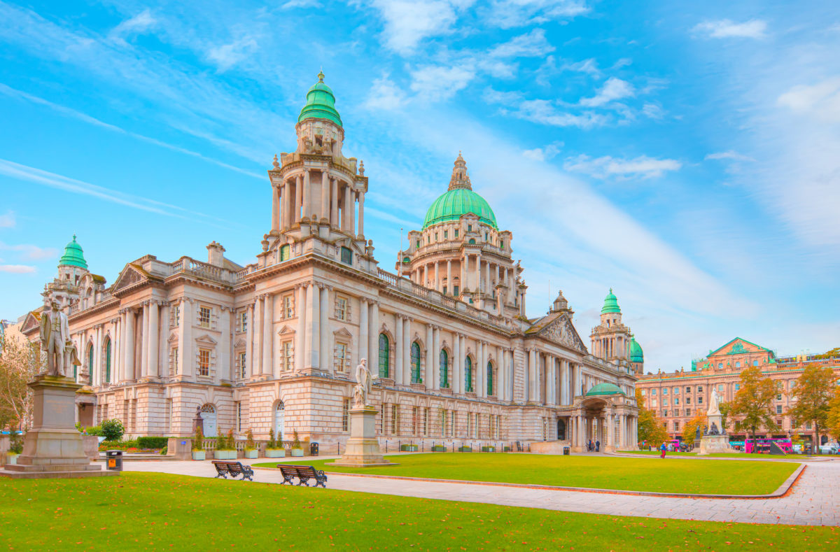 Rathaus von Belfast, Reise nach Nordirland