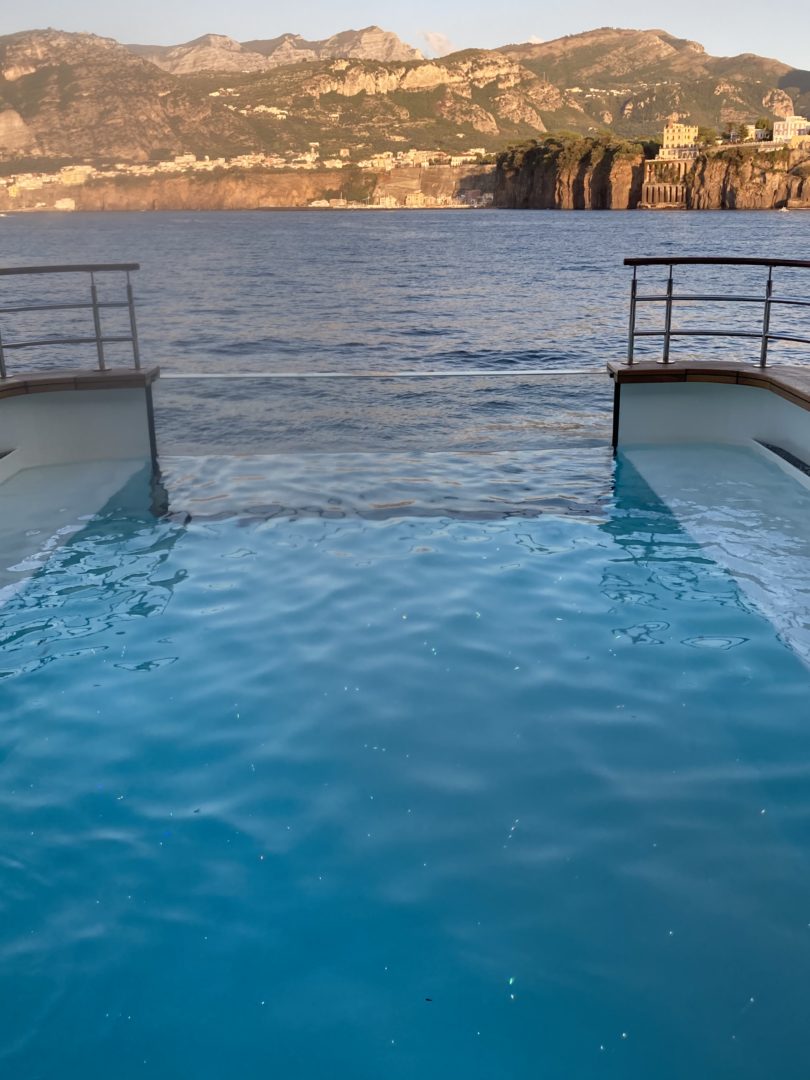 Pool auf einem Kreuzfahrtschiff