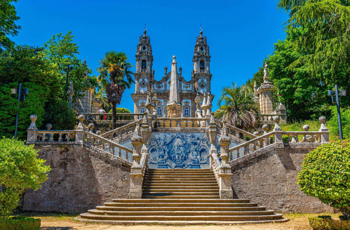 Shrine of Our Lady of Remedy in Lamego und seine mit Azulejos geschmückten Treppen - Portugal