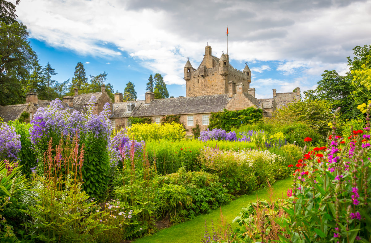 Romantisches Cawdor Castle in der Nähe von Inverness, Schottland