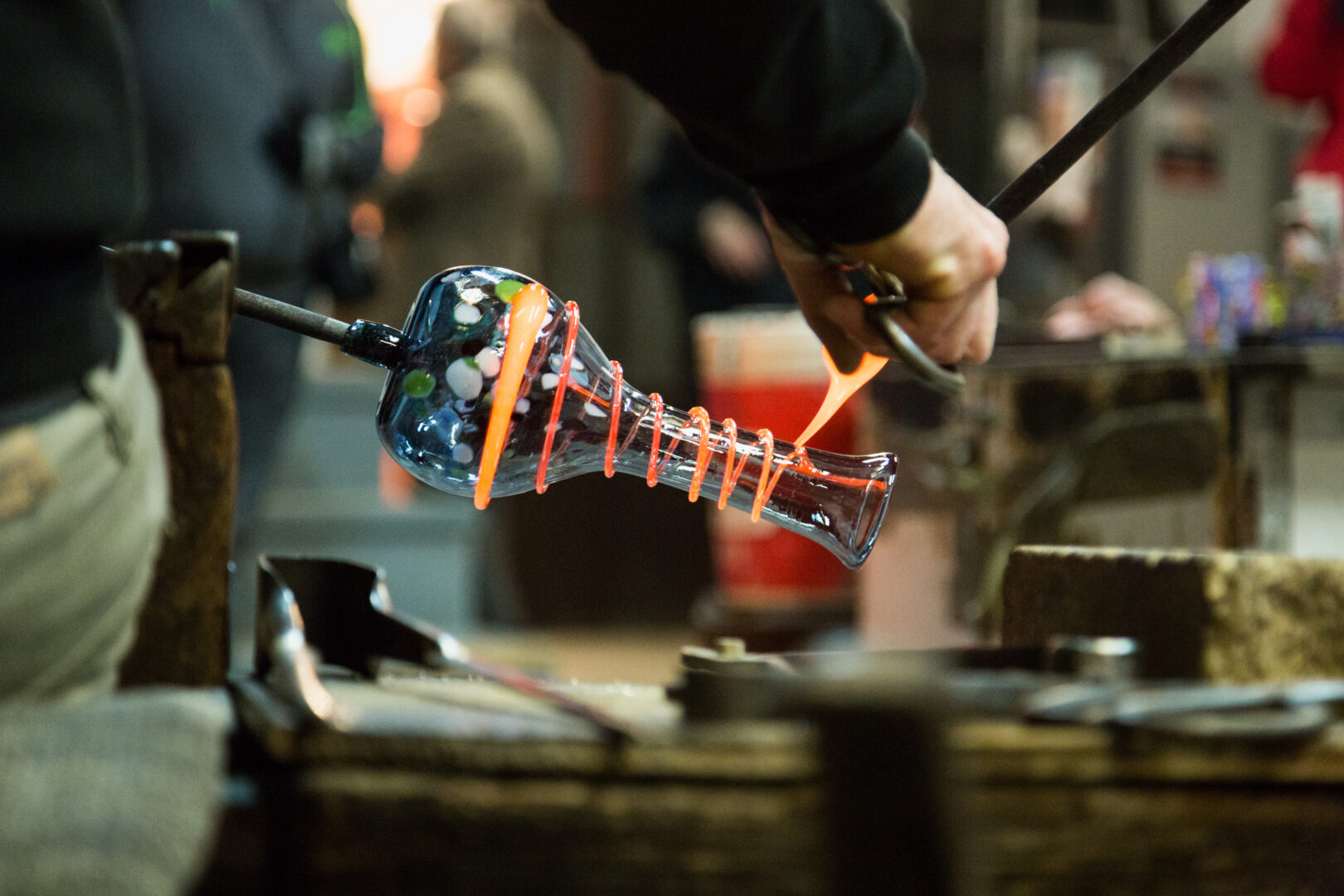 Soufflage de verre à Murano à Venise, Italie