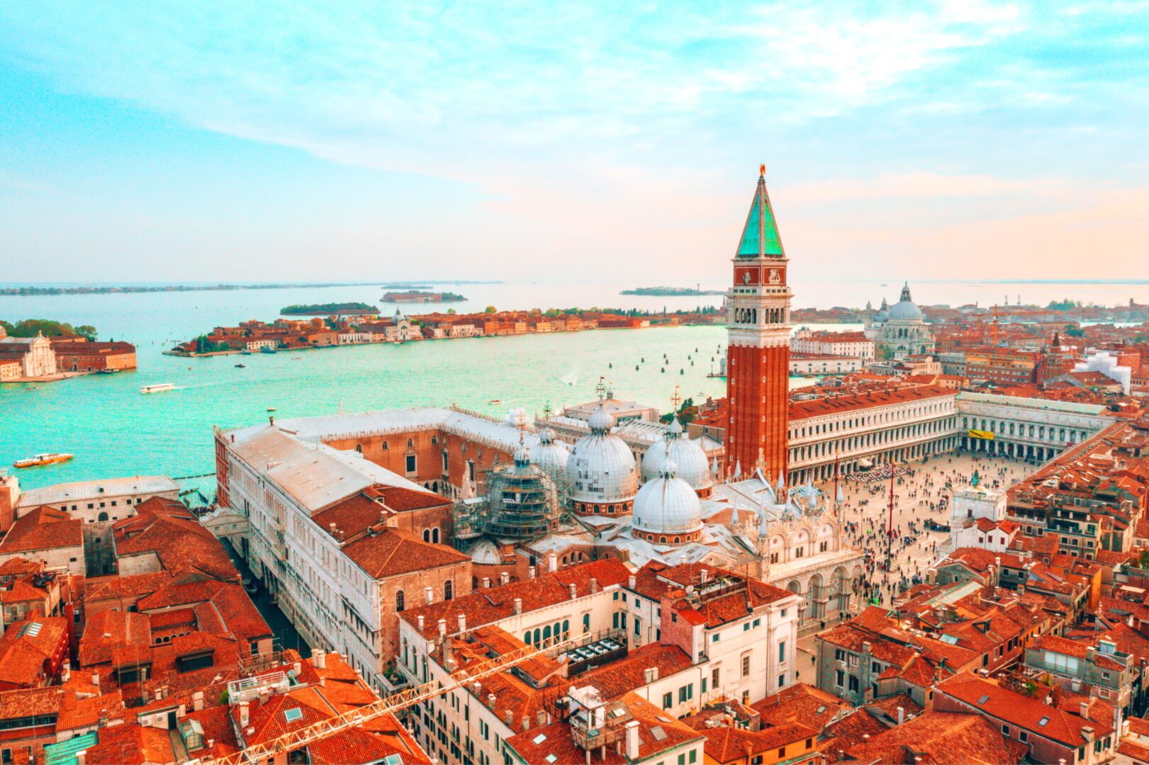 Blick auf die Piazza San Marco in Venedig Italien