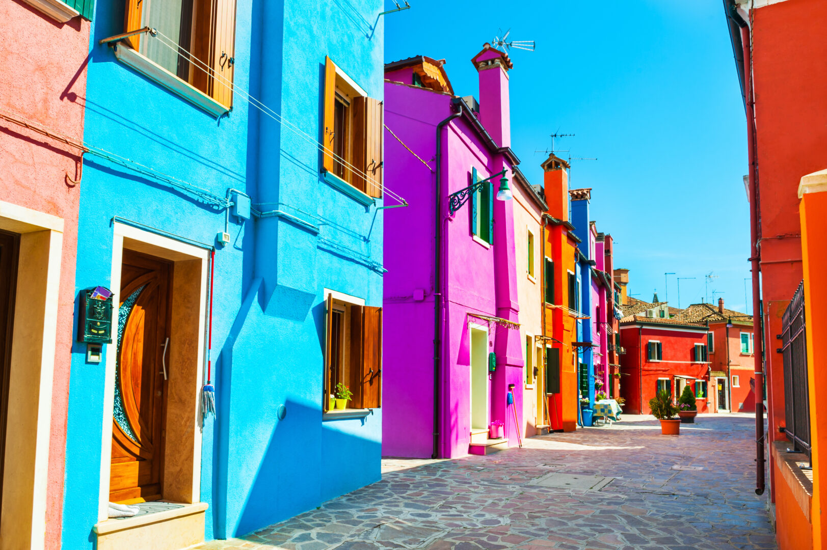 Bunte Häuser auf der Insel Burano in Venedig, Italien