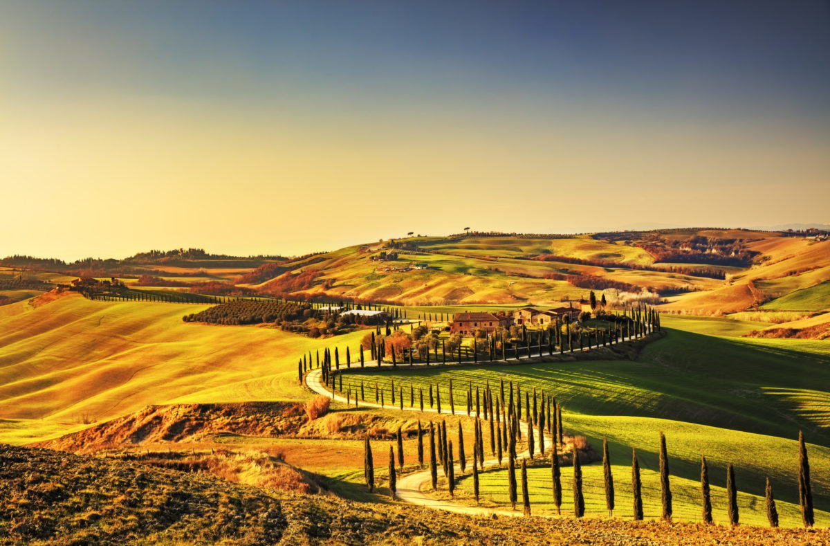 Toskana, Kreta Senesi ländlichen Sonnenuntergang Landschaft