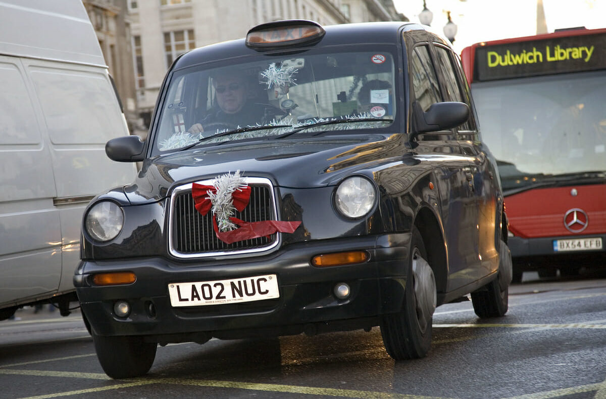Londoner Taxi zum Jahresende in London