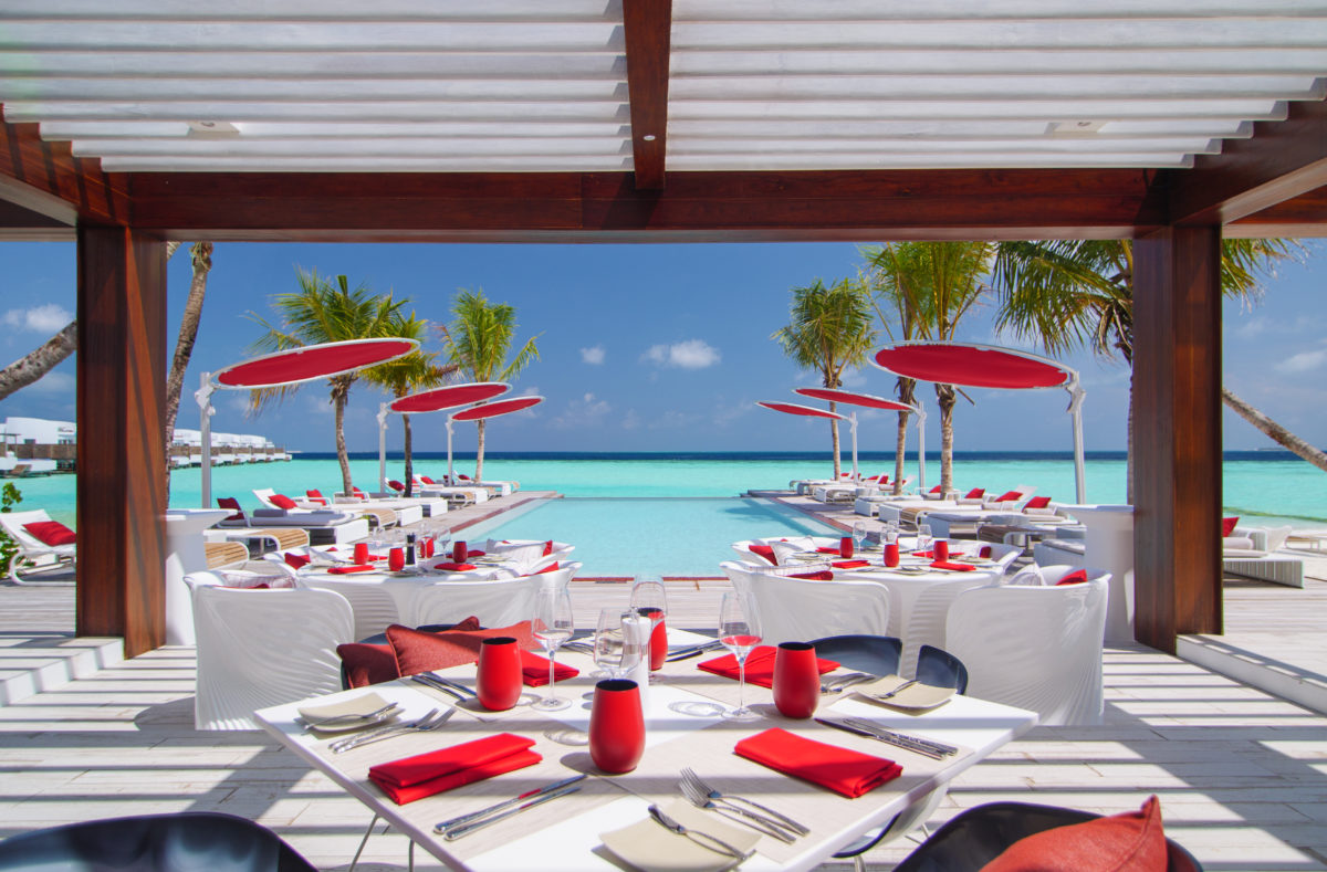 Rouge Deck auf Jumeirah Malediven Olhahali Island