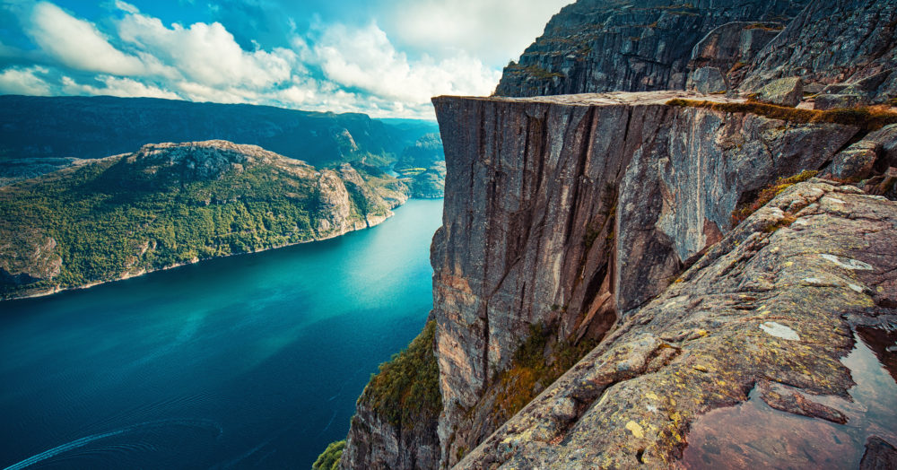 Preikestolen - berühmte Klippe in den norwegischen Bergen