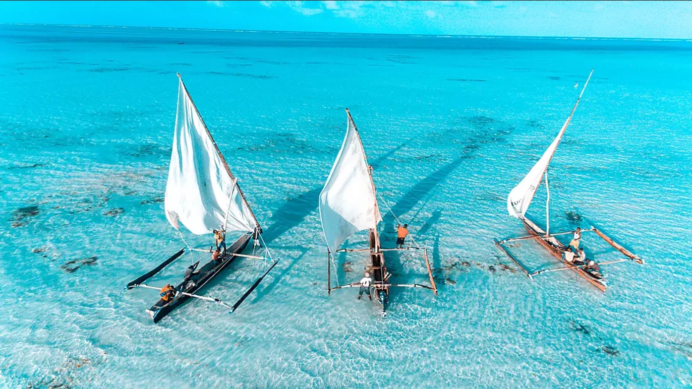 Bateau de pêcheur au Zanzibar, océan Indien