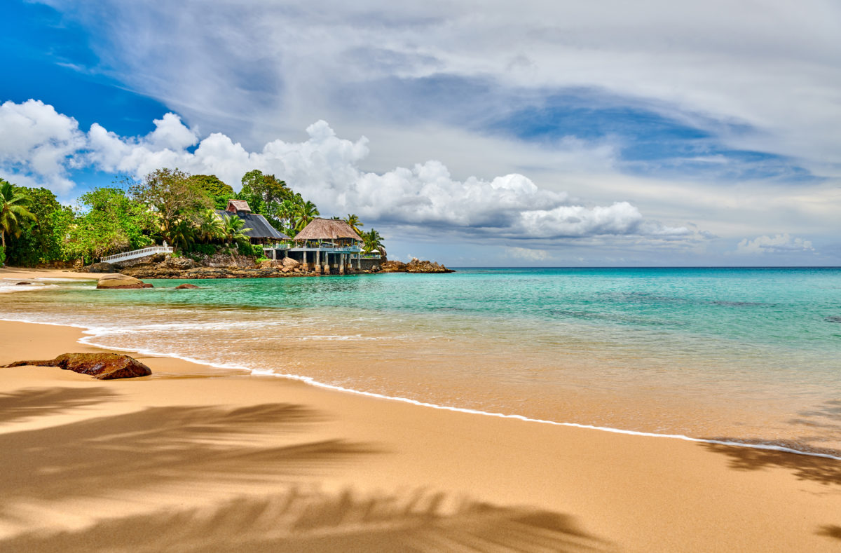 Strand in Mahé, Seychellen