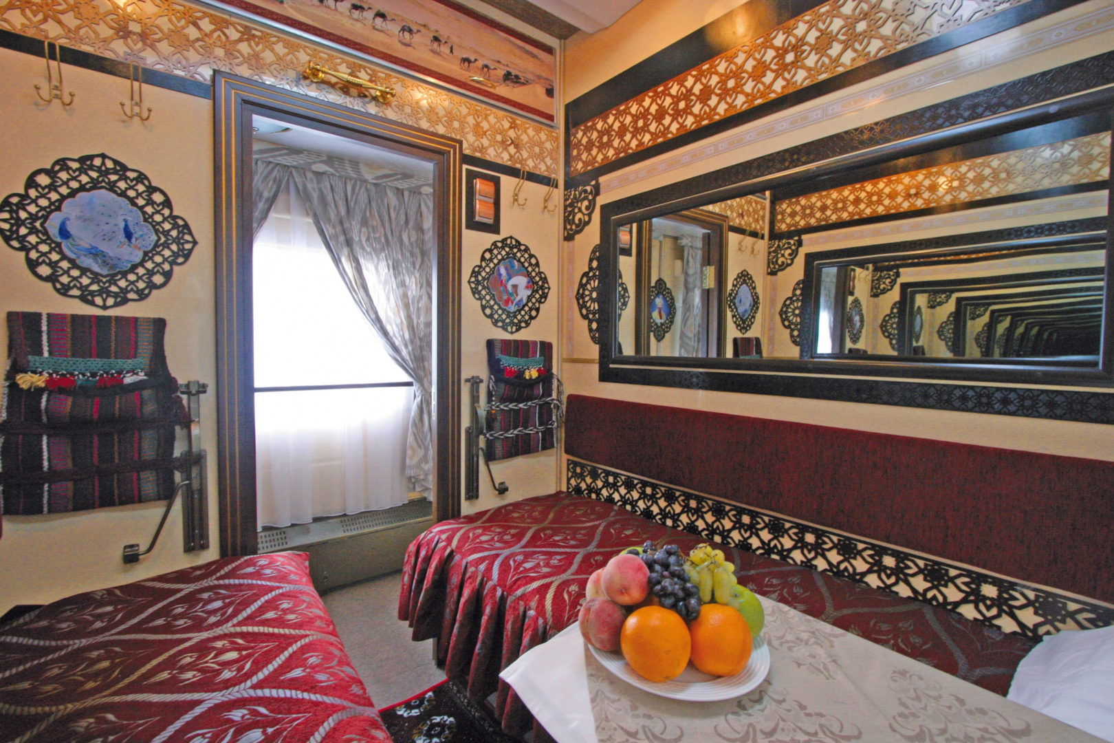 Kabine der Kategorie Aladin im Orient Silk Road Express, Reise entlang der Seidenstraße
