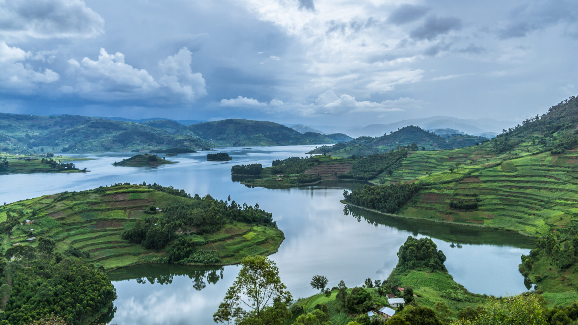 Blick auf den Bunyonyi-See in Uganda