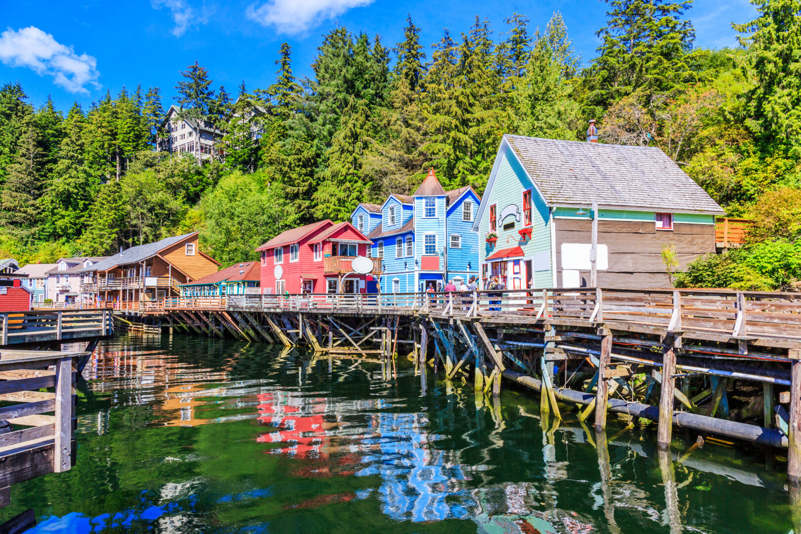 Bunte Holzhäuser in Ketchikan, Alaska