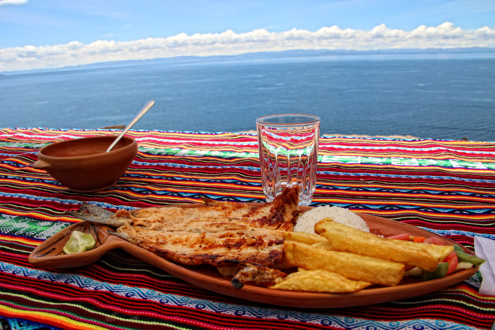 Typisches Essen auf der Insel Taquile im Titicacasee in Peru