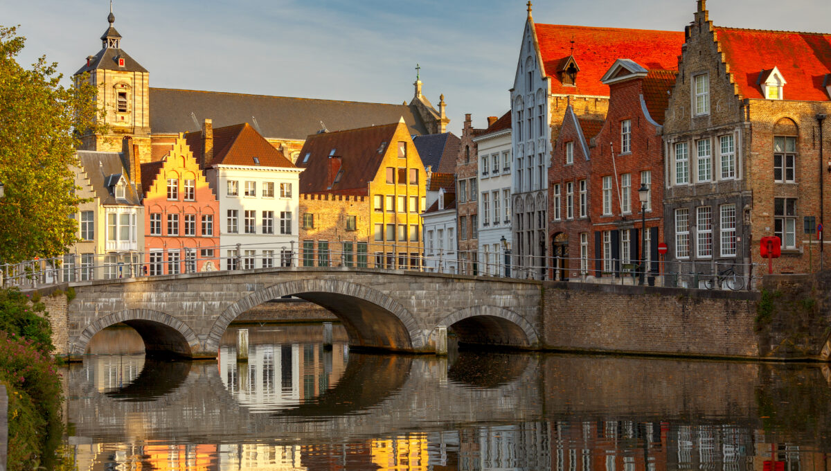 Flusskreuzfahrt auf einem Hausboot in Belgien