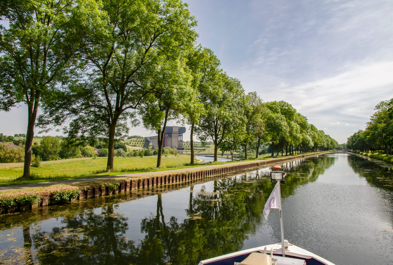 Flusskreuzfahrt auf einem Hausboot in Belgien