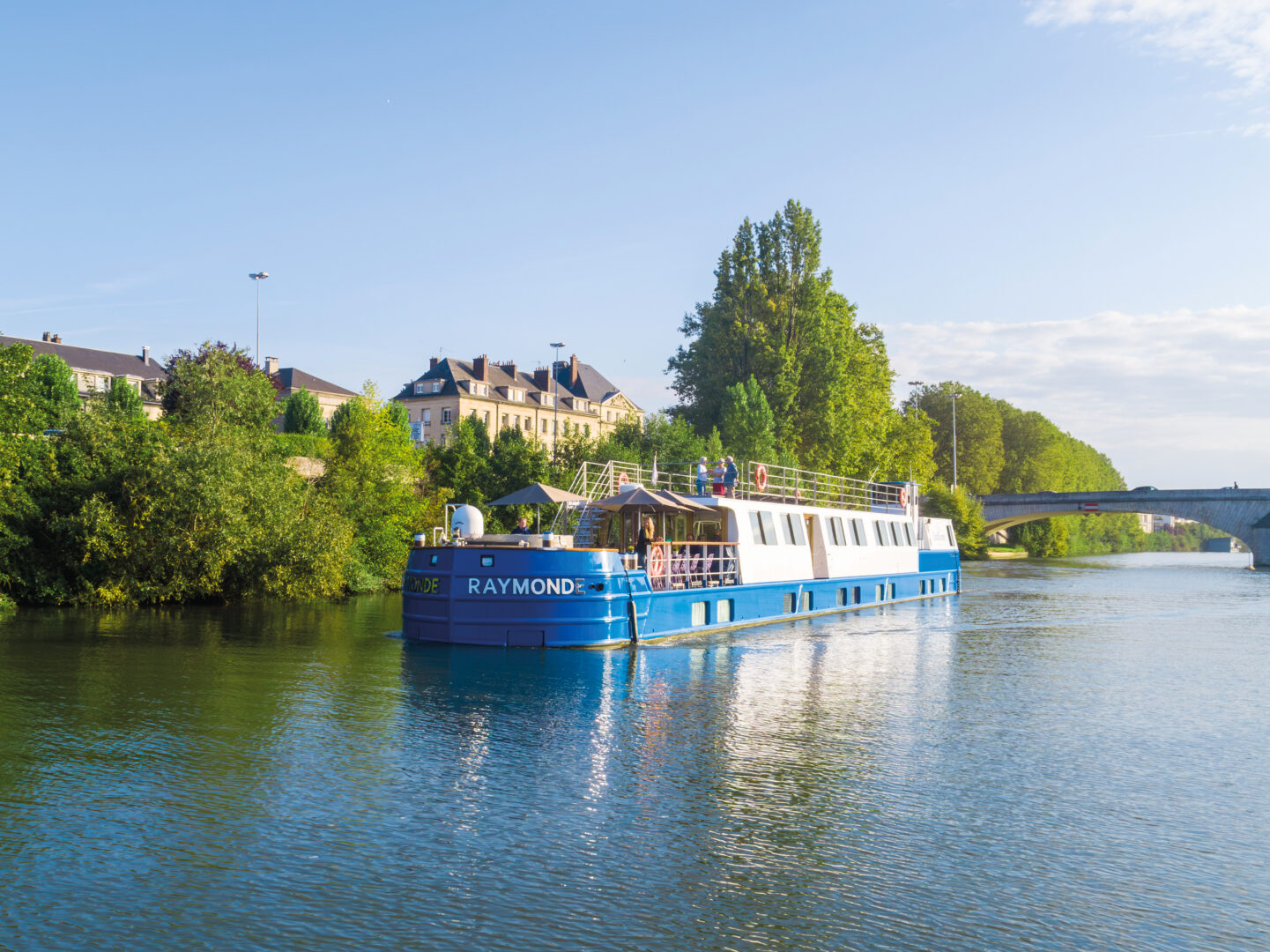 Flusskreuzfahrt auf einem Hausboot in Belgien
