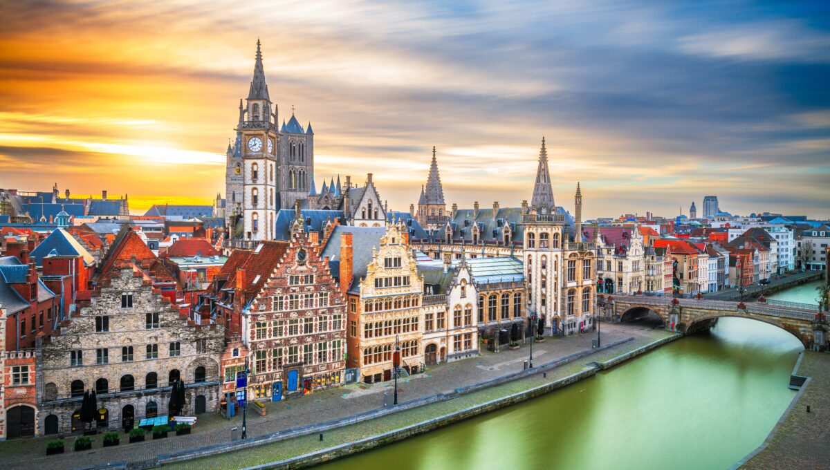 Flusskreuzfahrt an Bord einer Peniche durch Belgien
